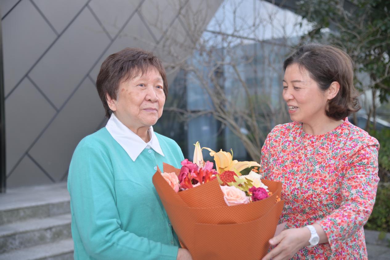 省衛(wèi)健委副主任易露茜考察調(diào)研人類干細(xì)胞國(guó)家工程研究中心